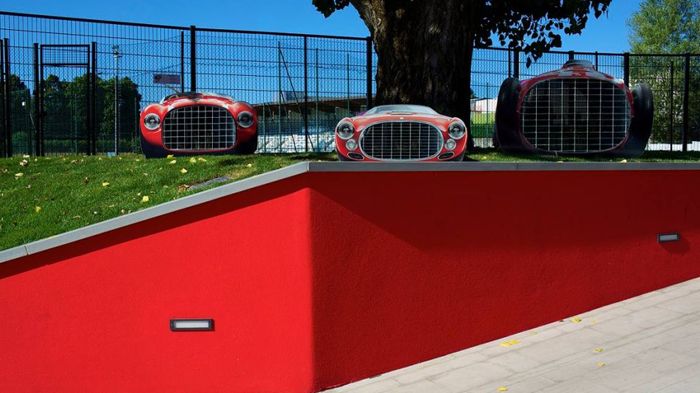 Μια πρωτότυπη ιδέα είχαν οι υπεύθυνοι του μουσείου της Ferrari στο Maranello της Ιταλίας, να ετοιμάσουν χώρο «φιλοξενίας» για κατοικίδια σε ειδικά διαμορφωμένα μοντέλα.